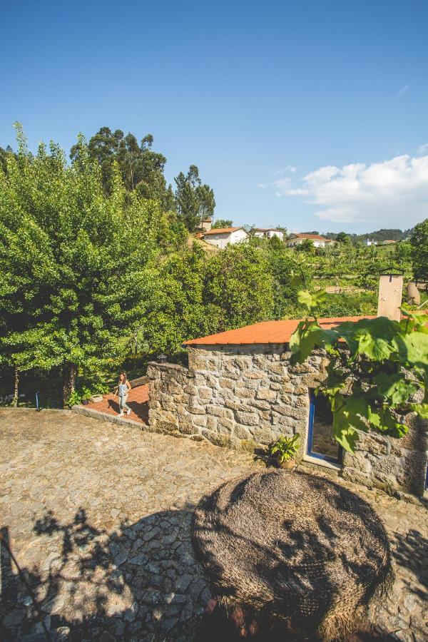 Ostello Out Of Town Castelo de Paiva Esterno foto