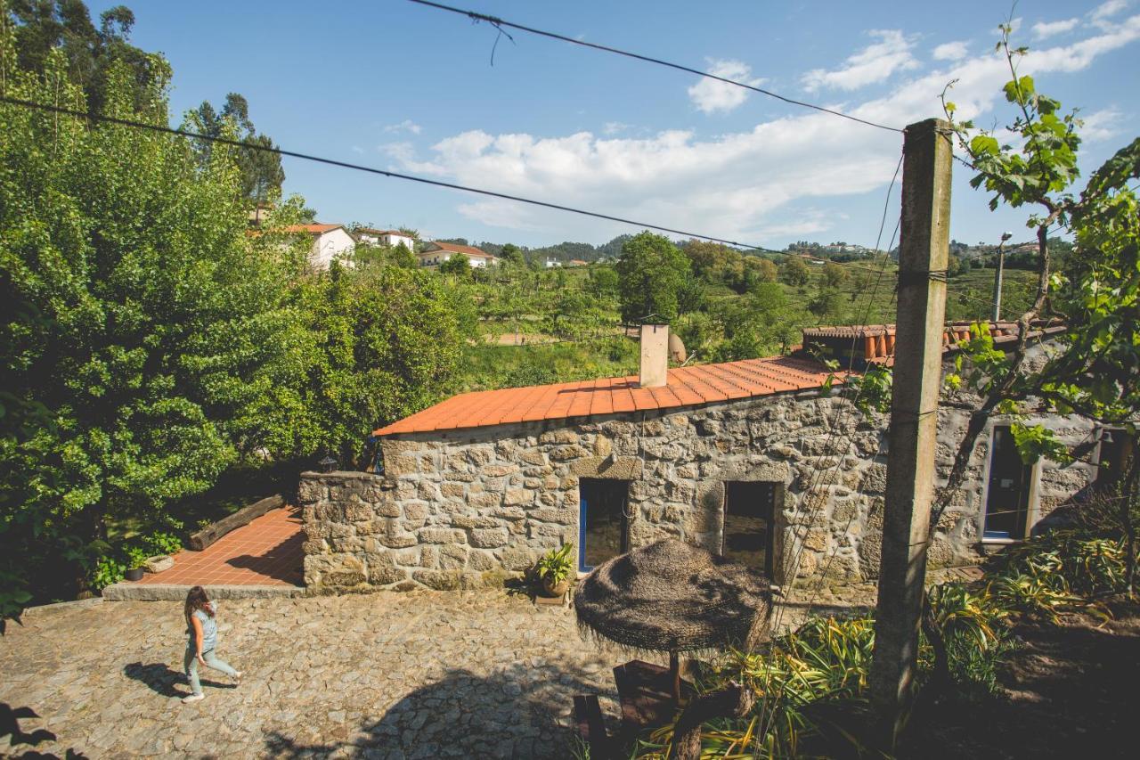 Ostello Out Of Town Castelo de Paiva Esterno foto